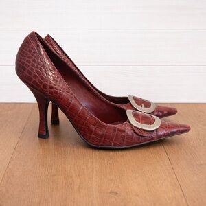 🤎 BCBGirls Croc Embossed Burgundy Heels | Pointed Toe Buckle Pumps | Size 5.5